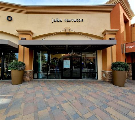 john varvatos outlet cabazon.